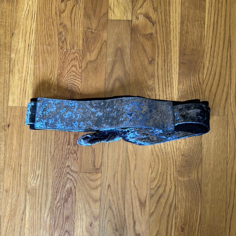 Velvet high waist belt